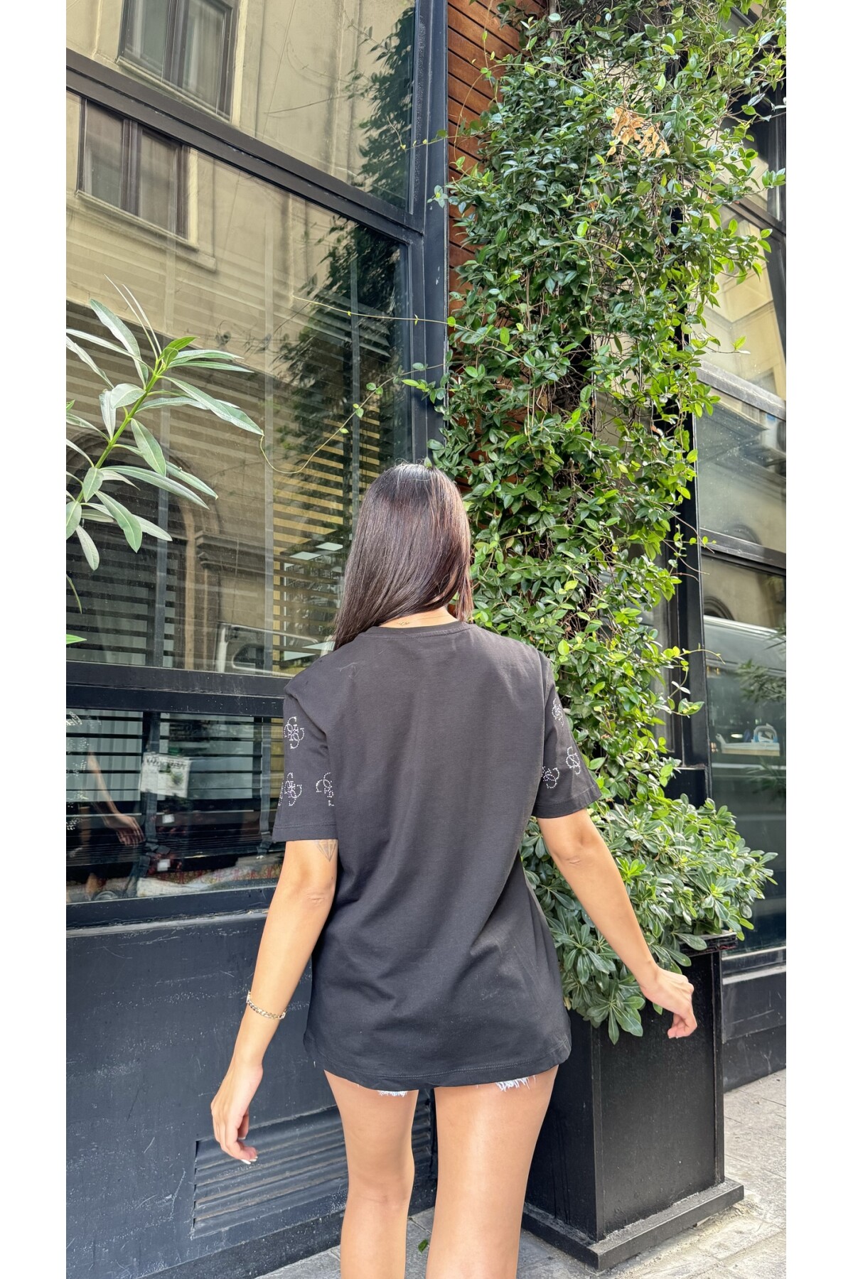 Siyah Desenli T-Shirt